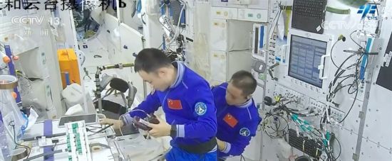 亿万281980：神舟十七号航天员乘组在轨将满月 各项任务进展顺利